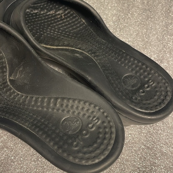 Women's Crocs Black Platform Wedge Slip-On Sandal Size 8 - Picture 4 of 13